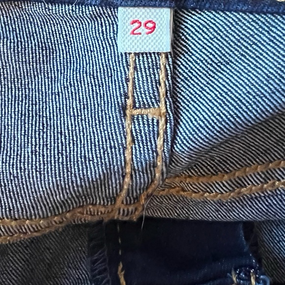 Levi’s Bermuda Jean Shorts - Picture 3 of 4